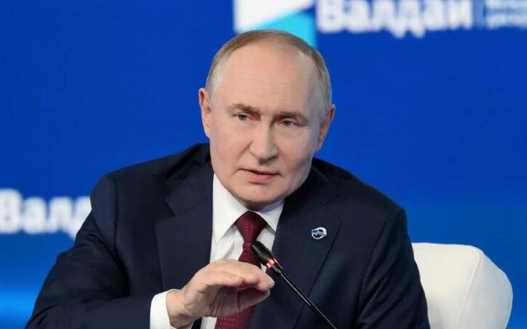 Rússia se diz pronta para negociar venda de combustível à Índia, mesmo sob influência de Trump