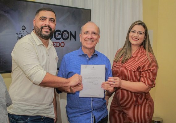 Ronaldo Lopes amplia participação de mulheres na administração municipal com nomeação de diretora para o Procon Penedo