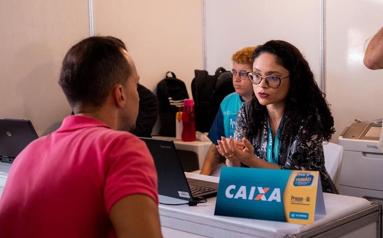 No Feirão da Renegociação, vice-governador diz que inclusão aos bens de consumo traz desenvolvimento social