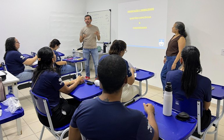 Uncisal capacita servidores para atendimento a pessoas com deficiência visual