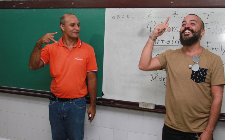 Seduc oferece cursos gratuitos de Libras e matrículas iniciam nesta sexta-feira (9)
