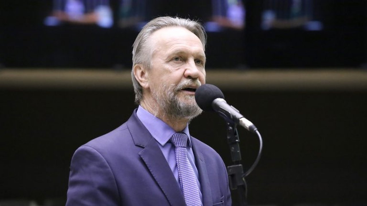 Para bancada do PT, não é mais preciso votar o PLP dos Combustíveis, diz líder da sigla