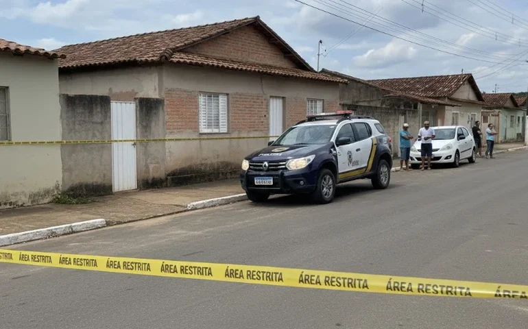 Feminicídio no Caititus: mulher é assassinada a facadas pelo companheiro dentro de casa em Arapiraca