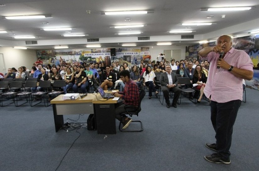 Secom Alagoas promove encontro de jornalistas com Márcio Canuto