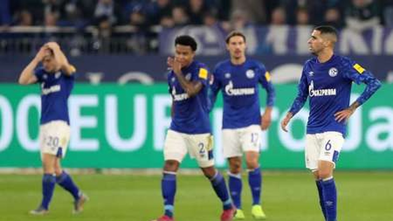 Único sem pontuar na retomada, Schalke tenta frear crise que ameaça seu status