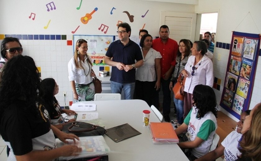 Intercâmbio: Comitiva de Rio Largo visita escola de tempo integral em Arapiraca