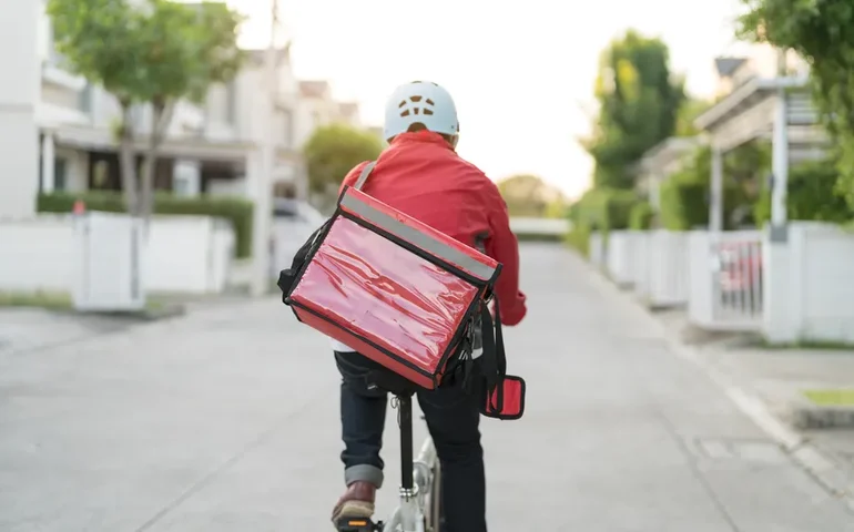 Regulação dos apps: empresas entregam proposta para remuneração mínima a entregadores e motoristas