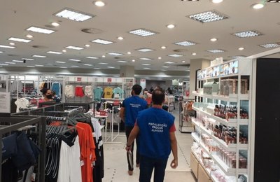 Procon Alagoas reforça fiscalização em shoppings, bares e restaurantes de Maceió