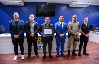 Câmara de Maceió concede Comenda Arnon de Mello ao comunicador Bruno Rafael