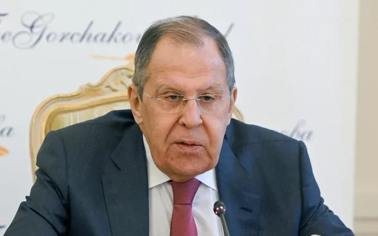 Lavrov anuncia nova reunião entre Rússia e EUA e acusa Ucrânia de violar cessar-fogo