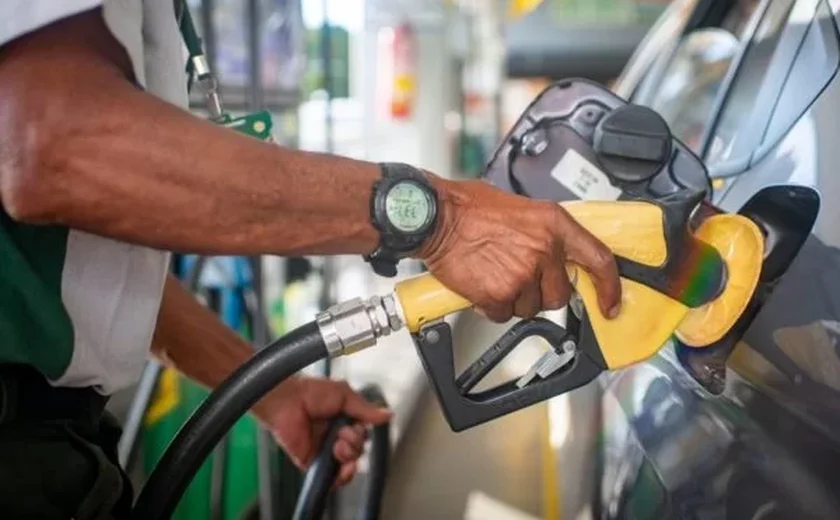 Alta da gasolina puxa inflação de julho