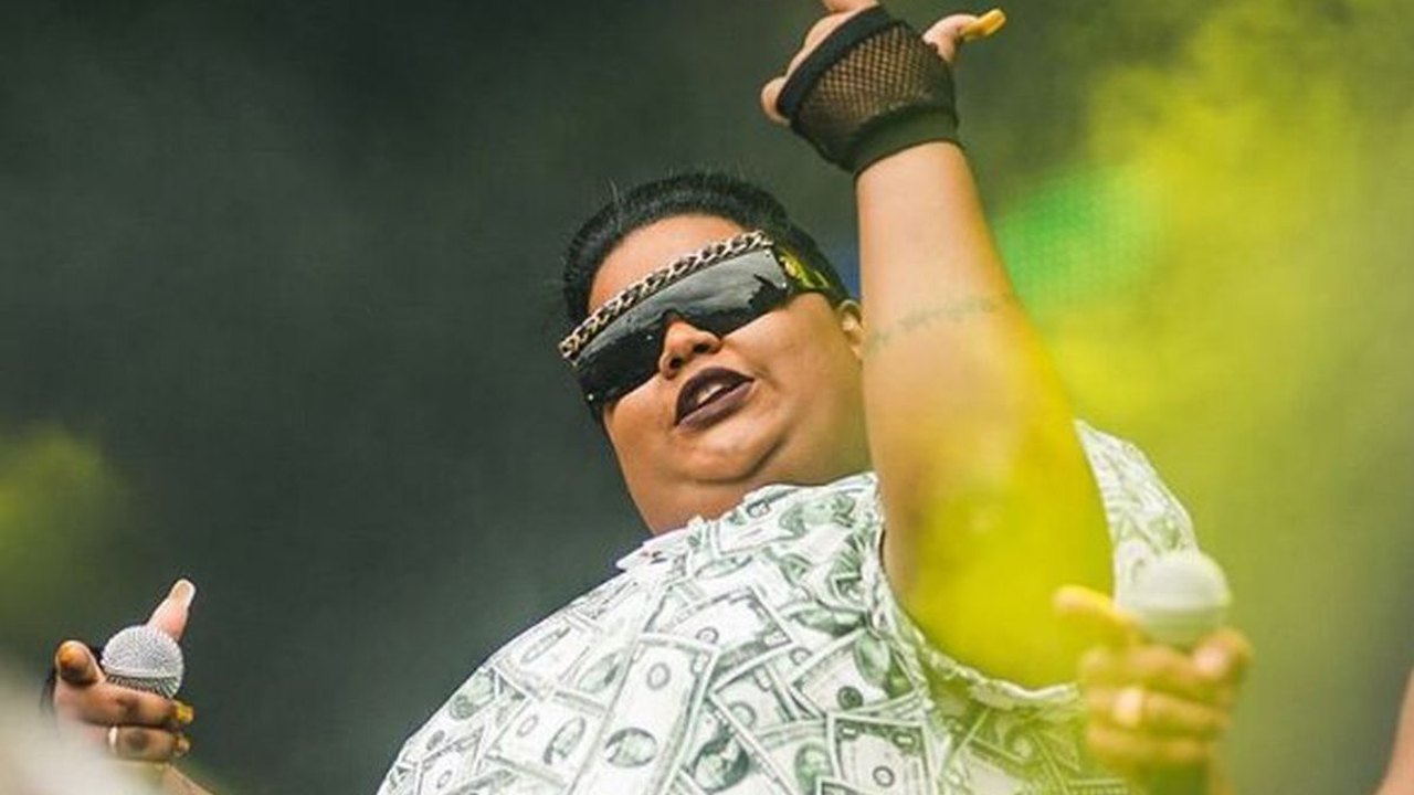 Mc Carol diz que está ‘oficialmente solteira’ e admite traições