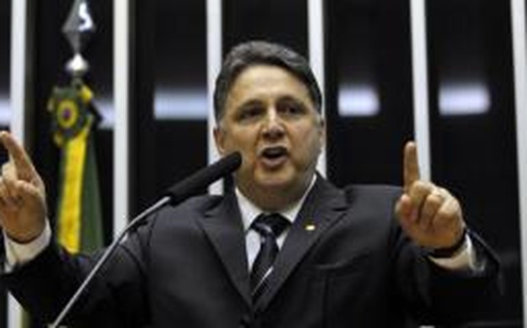 Sob custódia da PF, Anthony Garotinho segue internado em hospital do Rio