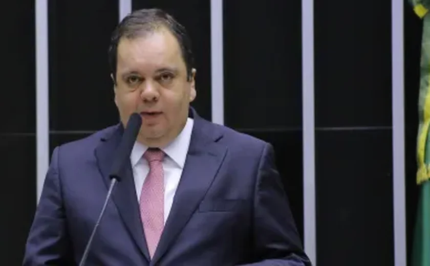 Elmar diz que mantém candidatura na Câmara e alfineta Lira: 'Ele me procurou hoje, mas não tive tempo'