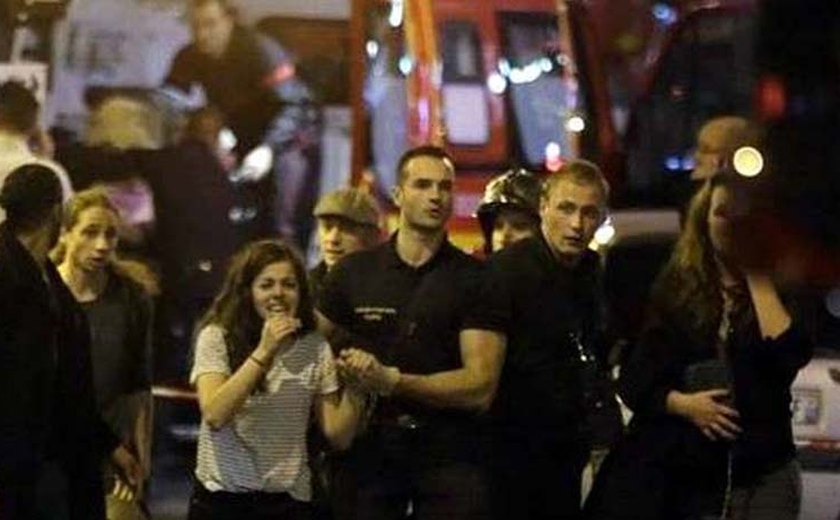 França fica em estado de alerta após dia mais violento desde a 2ª Guerra