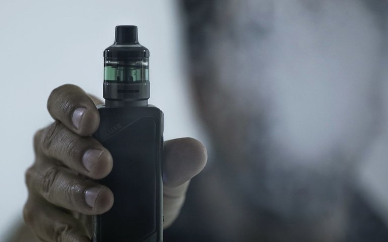 Plataformas devem remover propagandas de cigarros eletrônicos