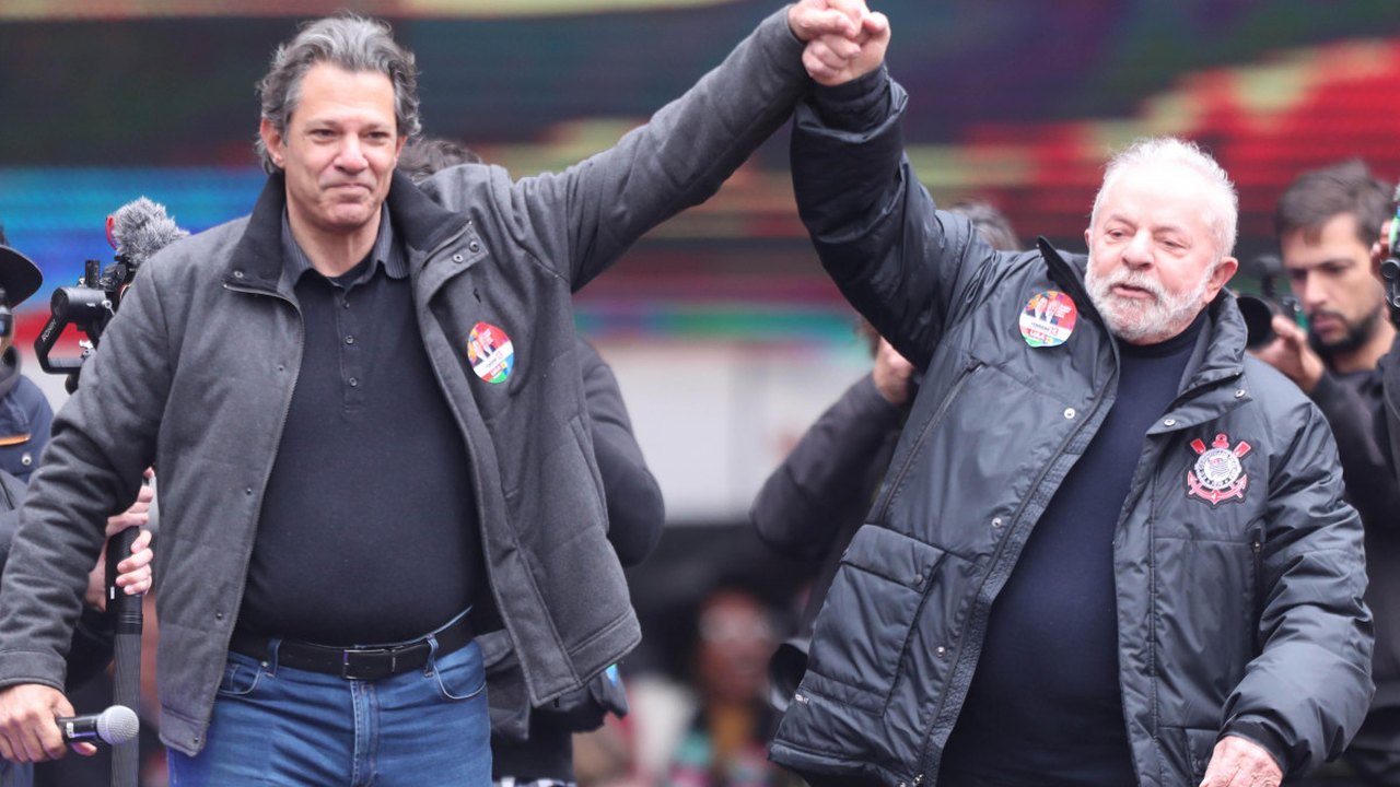 Lula pede a Haddad indicação de nomes da Educação para equipe de transição