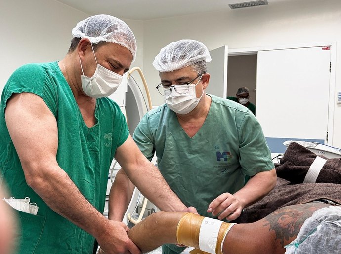 Hospital Metropolitano faz cirurgia ortopédica de alta complexidade para tratar fratura que não consolidou