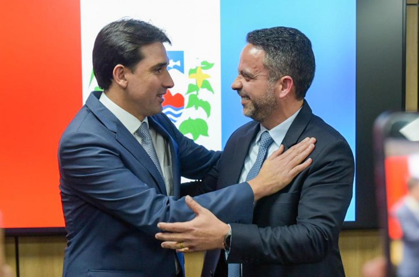 Paulo Dantas recebe ministro Silvio Costa para apresentar obras do aeroporto de Maragogi
