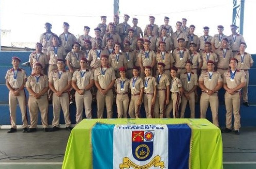 Alunos do Colégio Tiradentes são premiados nos XV Jogos Internos