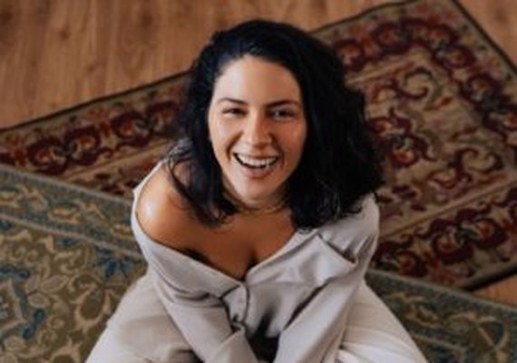 A música e o talento de Larine: artista percorre Alagoas com tour Voz, Violão e Café