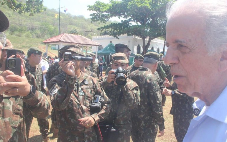 Em Corumbá, ministro da Defesa diz que fronteiras do Brasil não podem virar 'trincheiras'