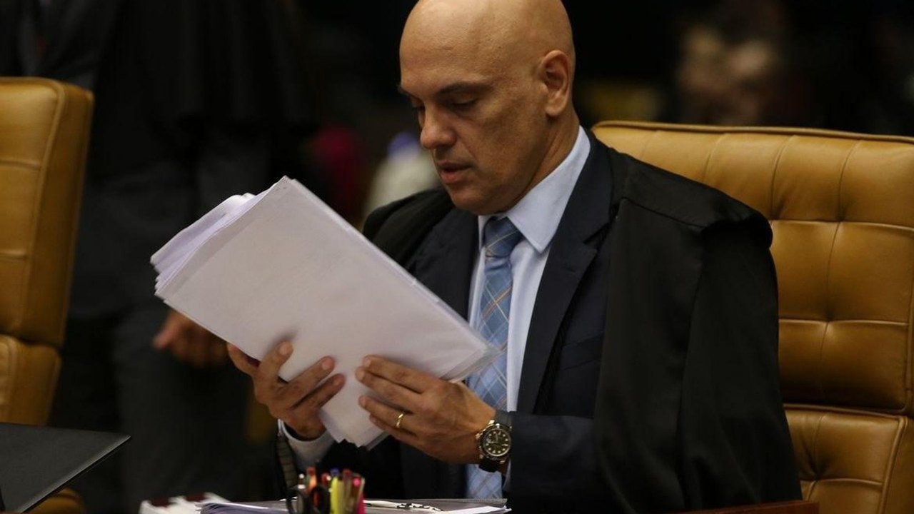 Moraes e Mendonça têm discussão acalorada no STF após avanço de investigação