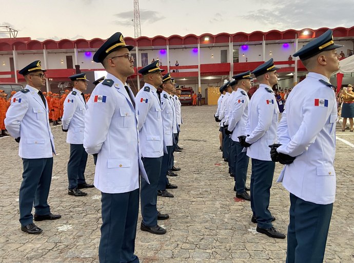 Turma Pioneiros conclui Curso de Formação de Oficiais do CBMAL em solenidade militar