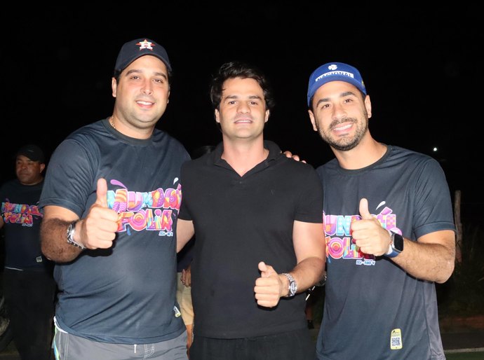 Mundaú Folia: encerrando o carnaval, arrastão leva verdadeira multidão às ruas de Santana do Mundaú