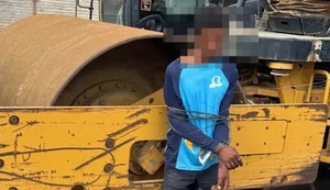 Homem é amarrado à máquina por vigilante após tentativa de furto em obra da Ciclovia do Trabalhador em Arapiraca