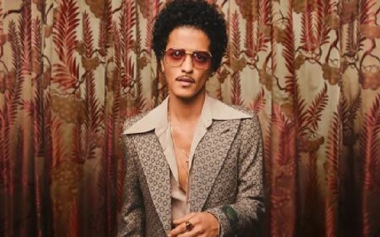 Bruno Mars é anunciado como headliner da última noite do festival The Town