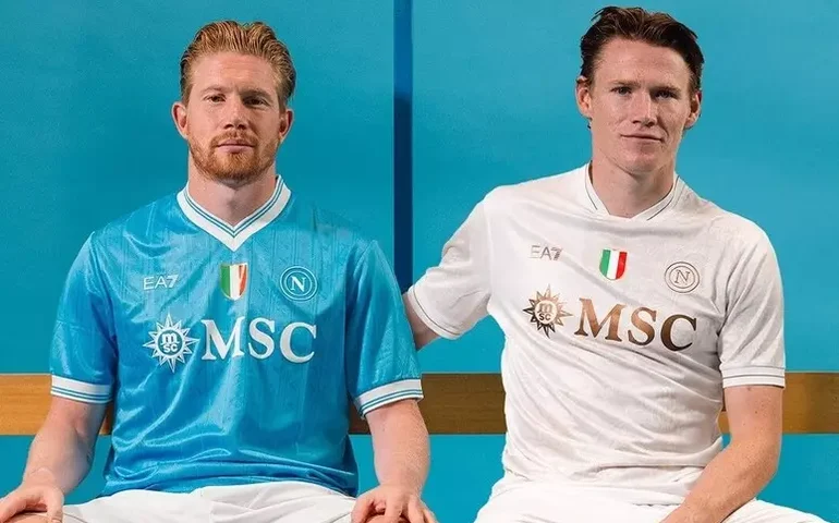 Atual campeão italiano, Napoli lança novos uniformes