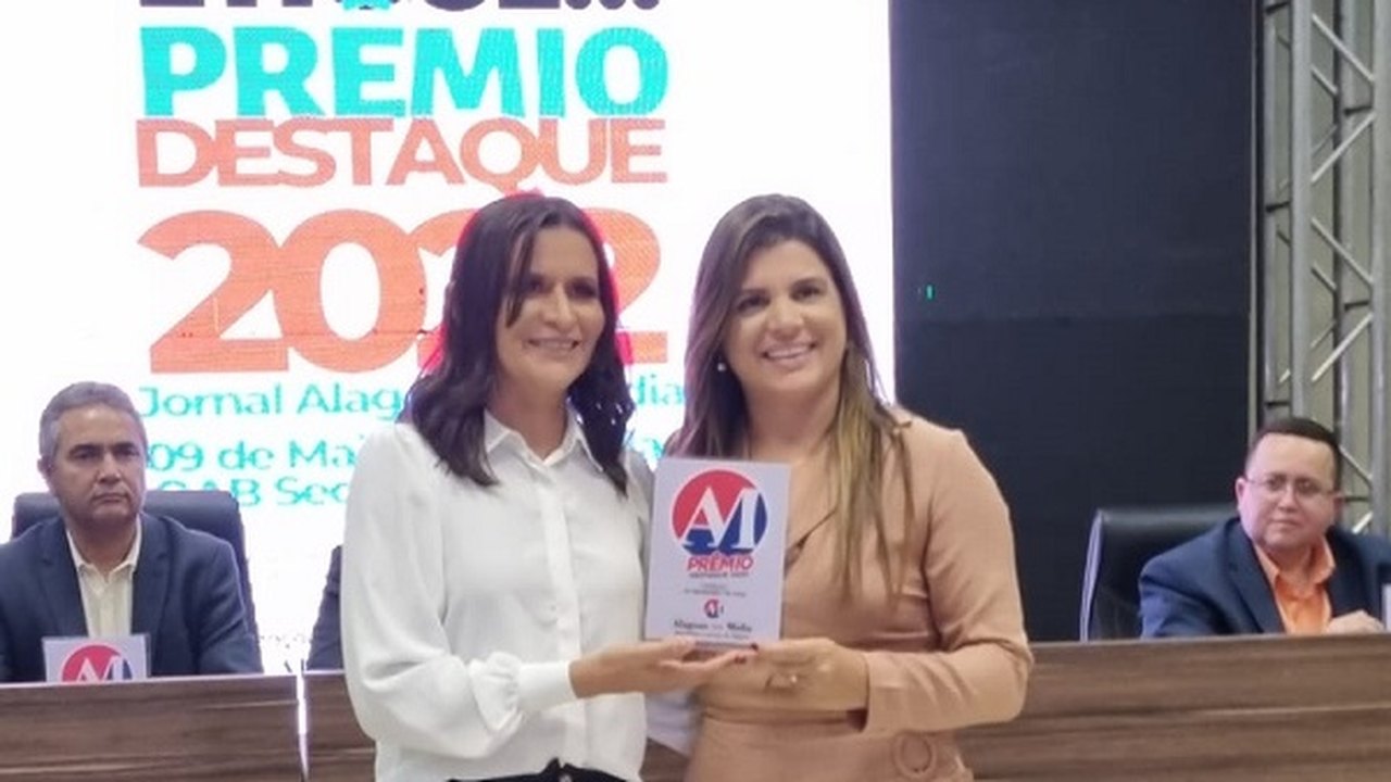 Pela segunda vez, prefeita Marcela Gomes recebe o Prêmio Destaque 2022 por sua gestão em Novo Lino