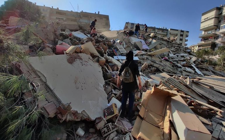 Terremoto de magnitude 6,6 no Mar Egeu é sentido na Turquia e na Grécia