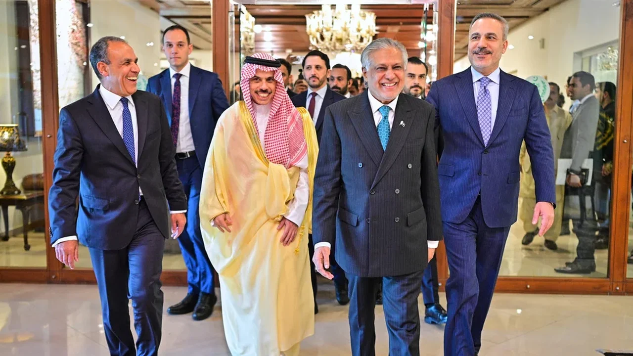 Autoridades da Arábia Saudita, Paquistão e Turquia se reúnem com liderança iraniana em Teerã