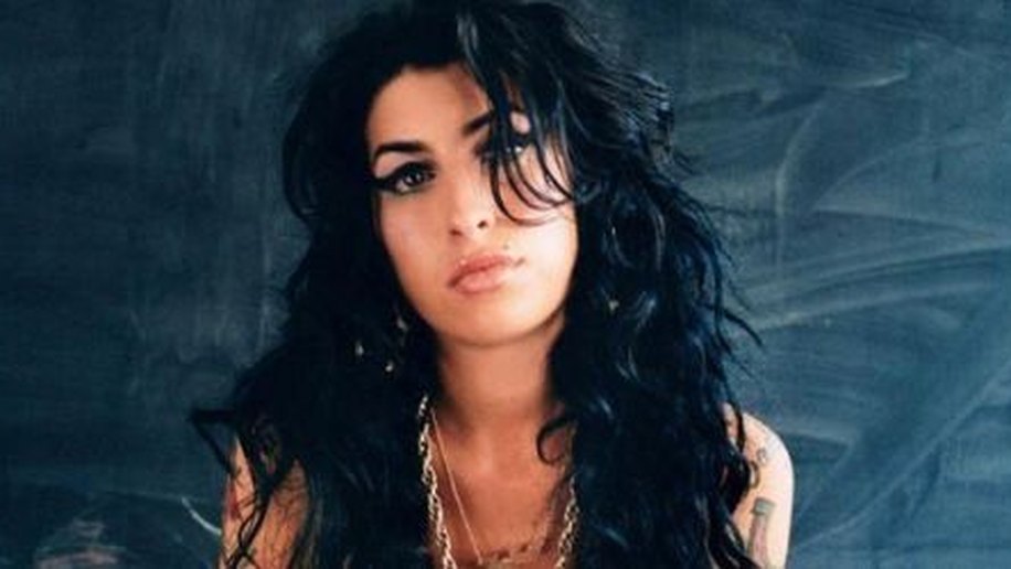 Famosos lamentam a morte de Amy Winehouse