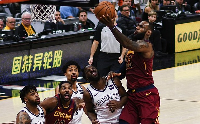 Pela primeira vez, Espanha terá partida profissional de basquete na rua; entenda 