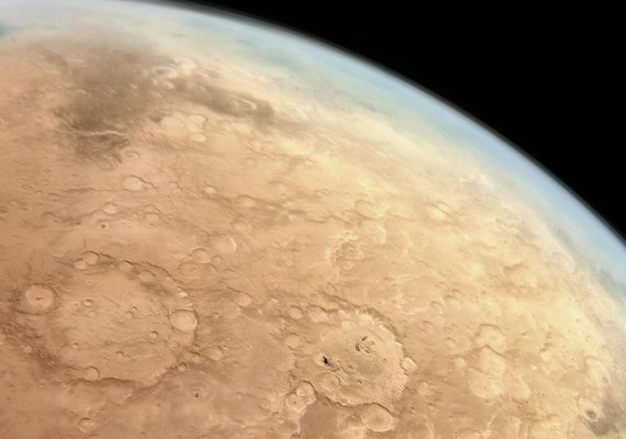 Cientistas calculam que 'água perdida' em Marte seria suficiente para cobrir o planeta (IMAGENS)