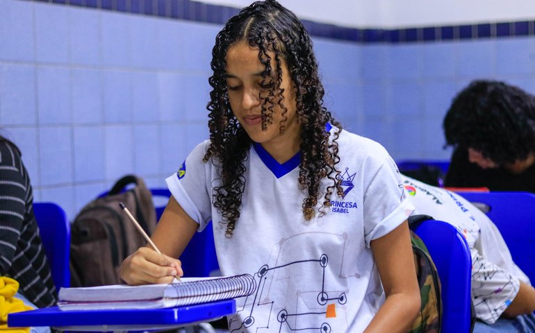 Estudantes da rede estadual participam de concurso de redação da Escola Superior da Magistratura