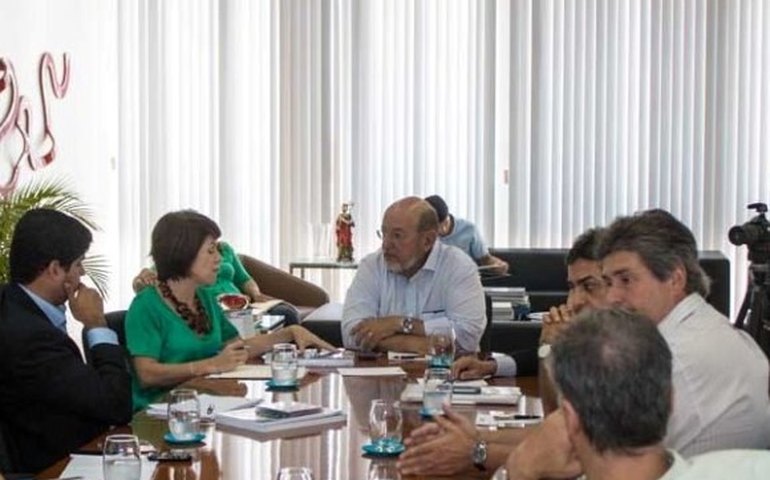 Governo e setor industrial definem estratégias para o desenvolvimento econômico