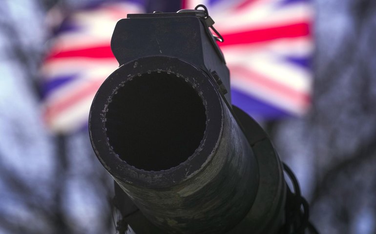 Reino Unido enfrenta falta de recursos para pagar startups de armas, aponta imprensa
