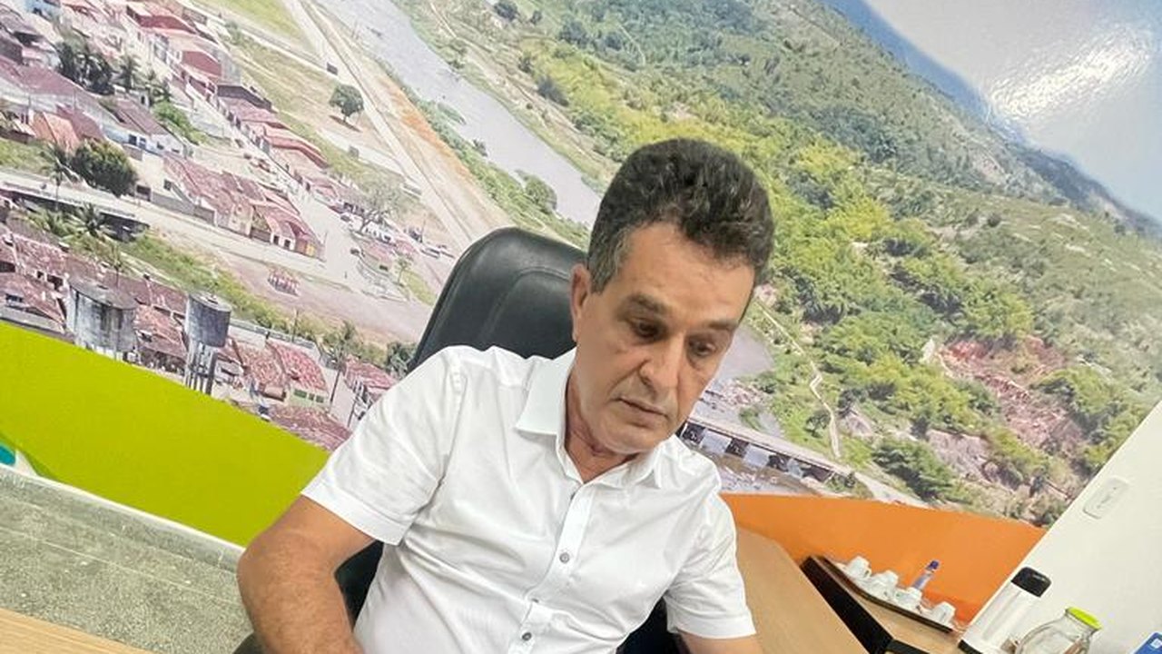 Prefeitura de Branquinha paga auxílio emergencial aos comerciantes e famílias afetadas pela enchente
