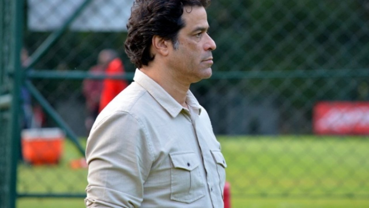 Raí defende que ainda não é o momento para a retomada do futebol no Brasil