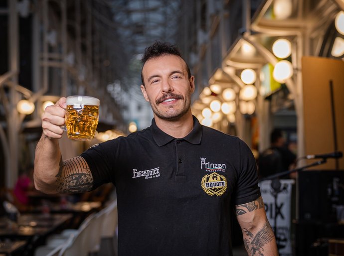 Bar de Curitiba vai distribuir 200 chopes se Viveros, craque do Athletico, marcar contra o Bahia pelo Brasileirão 2026