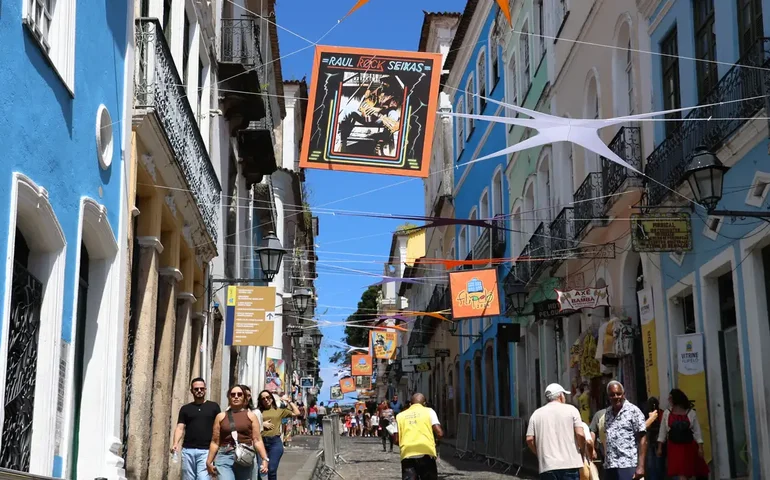 Mostra em Salvador reflete inspirações das ruas da capital e interior