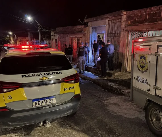 Homem é executado com 10 tiros dentro de casa no Benedito Bentes