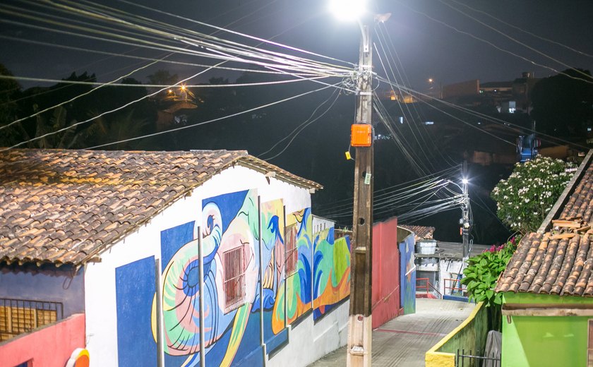 Iluminação com tecnologia em LED já contempla moradores de 27 bairros