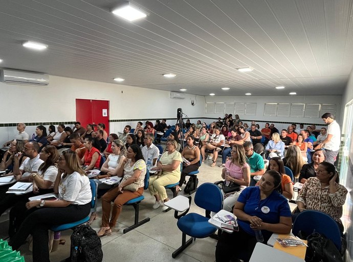 MVV estimula uso de IA por professores em evento de práticas exitosas em Craíbas