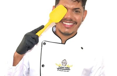  Magdiel faz sucesso com seus bolos artísticos em Maragogi, ponto turístico de Alagoas