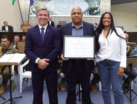 Sessão solene celebra Dia do Exército e capitão do 59º BIMtz recebe Título de Cidadão Honorário